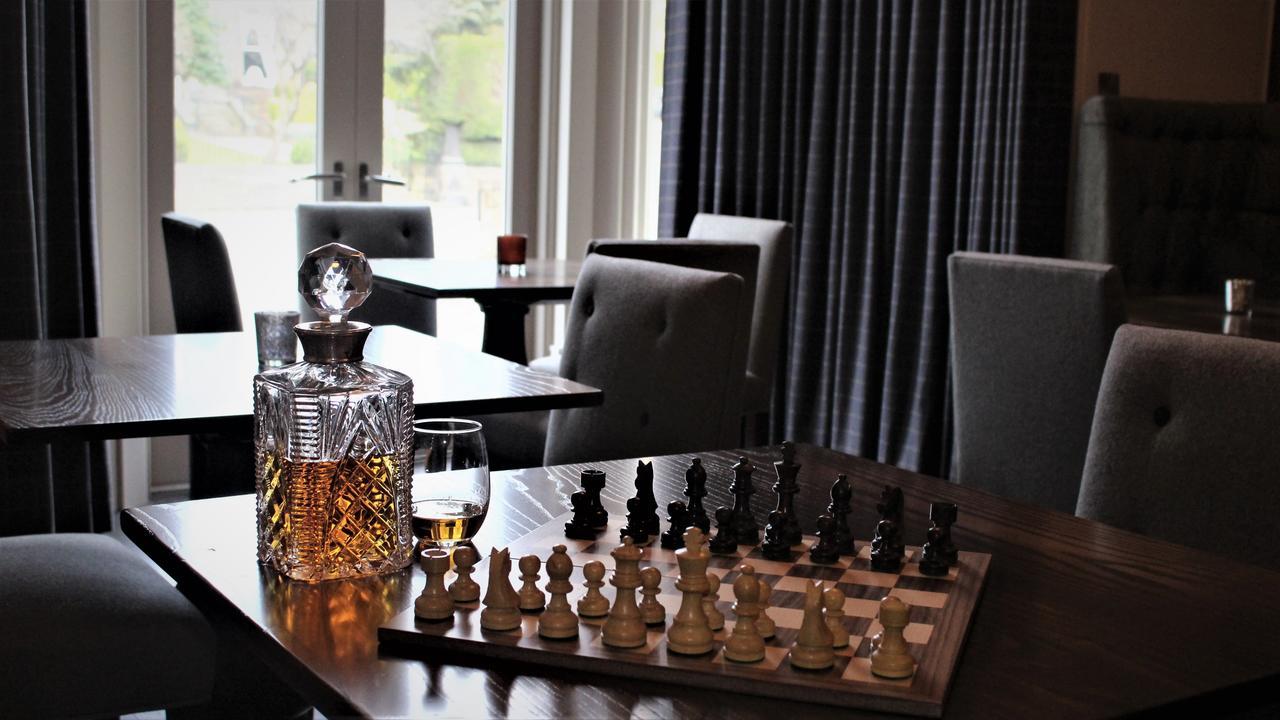 The Roseate Edinburgh - Small Luxury Hotels Of The World Eksteriør billede A chess set