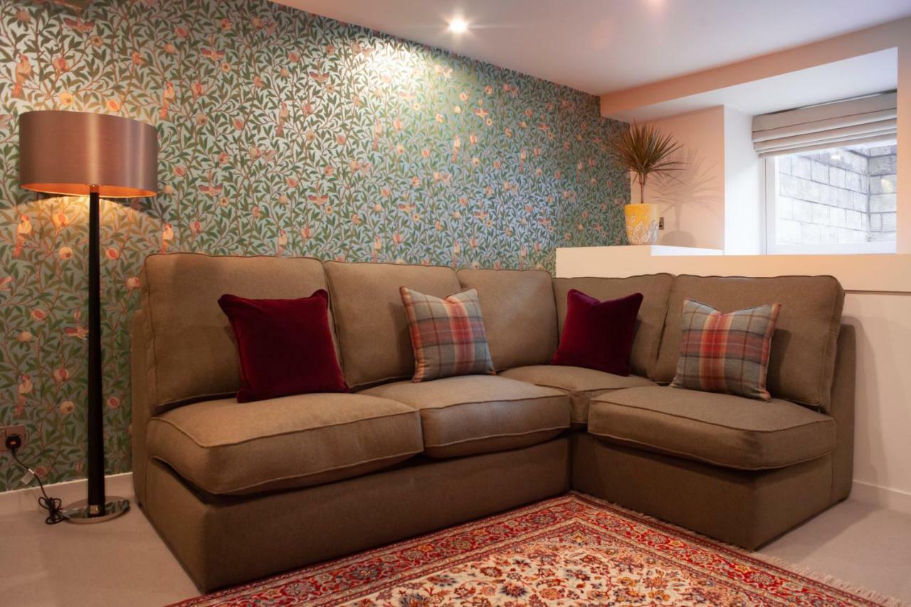The Roseate Edinburgh - Small Luxury Hotels Of The World Eksteriør billede A sofa
