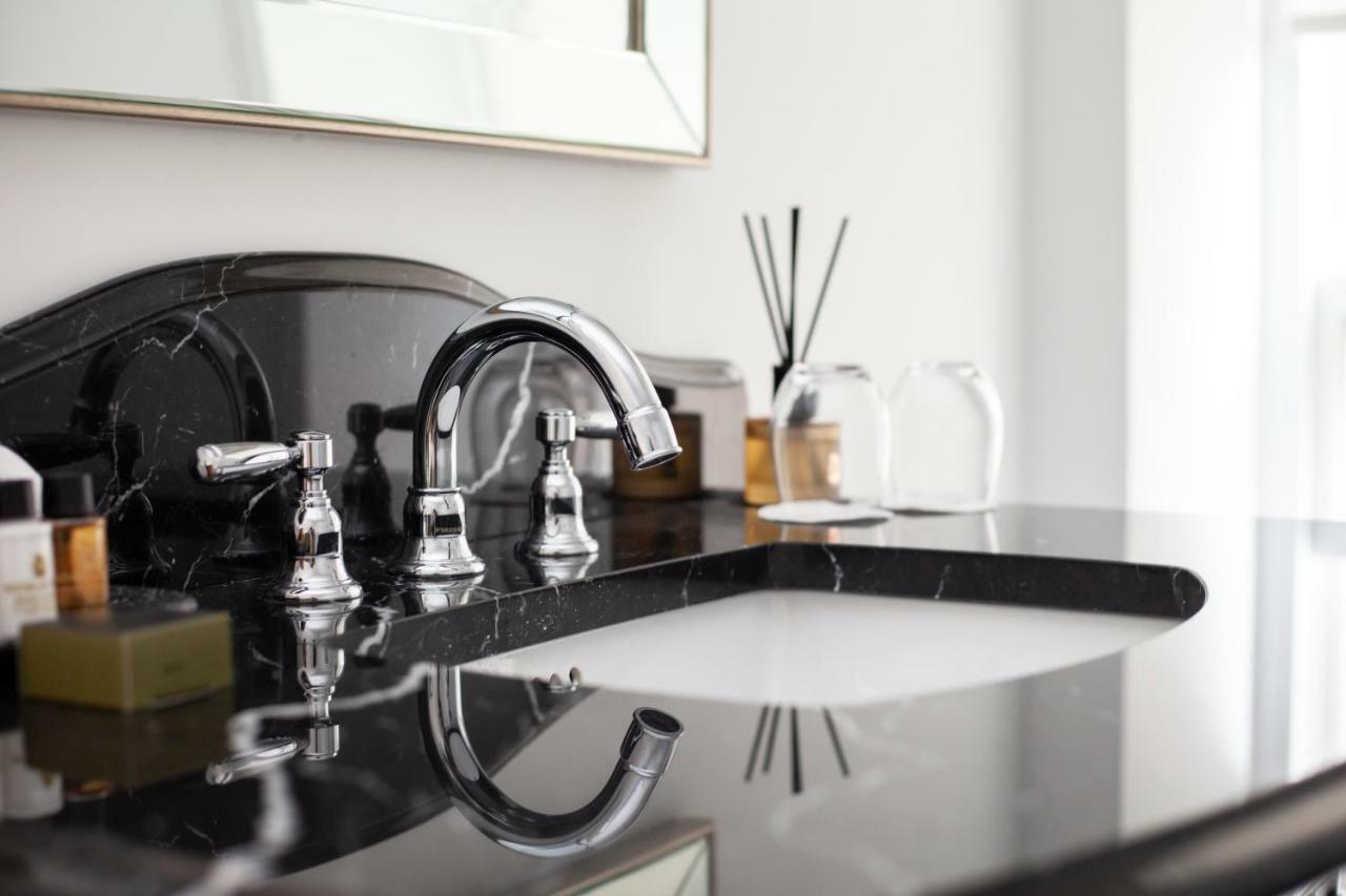 The Roseate Edinburgh - Small Luxury Hotels Of The World Eksteriør billede A Reed Diffuser